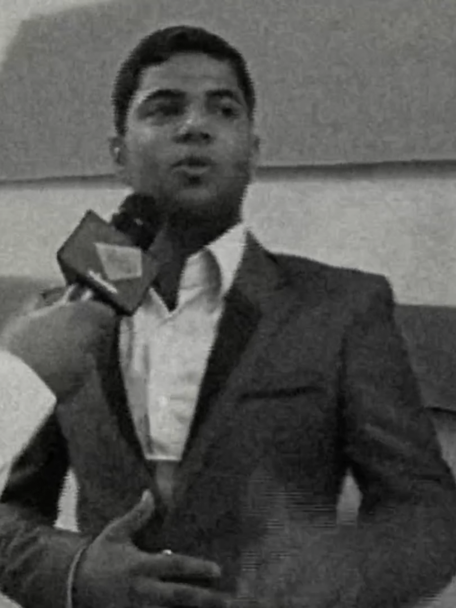 #محمد_الراشدي  . . . . #شعراء_وذواقين_الشعر_الشعبي #الشاعر #شعر #عبارات @فَ✨ 