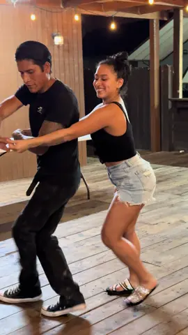 Ceci y Raul bailando #texas #usa_tiktok #baile #parati #pulgaalamotx🔥 