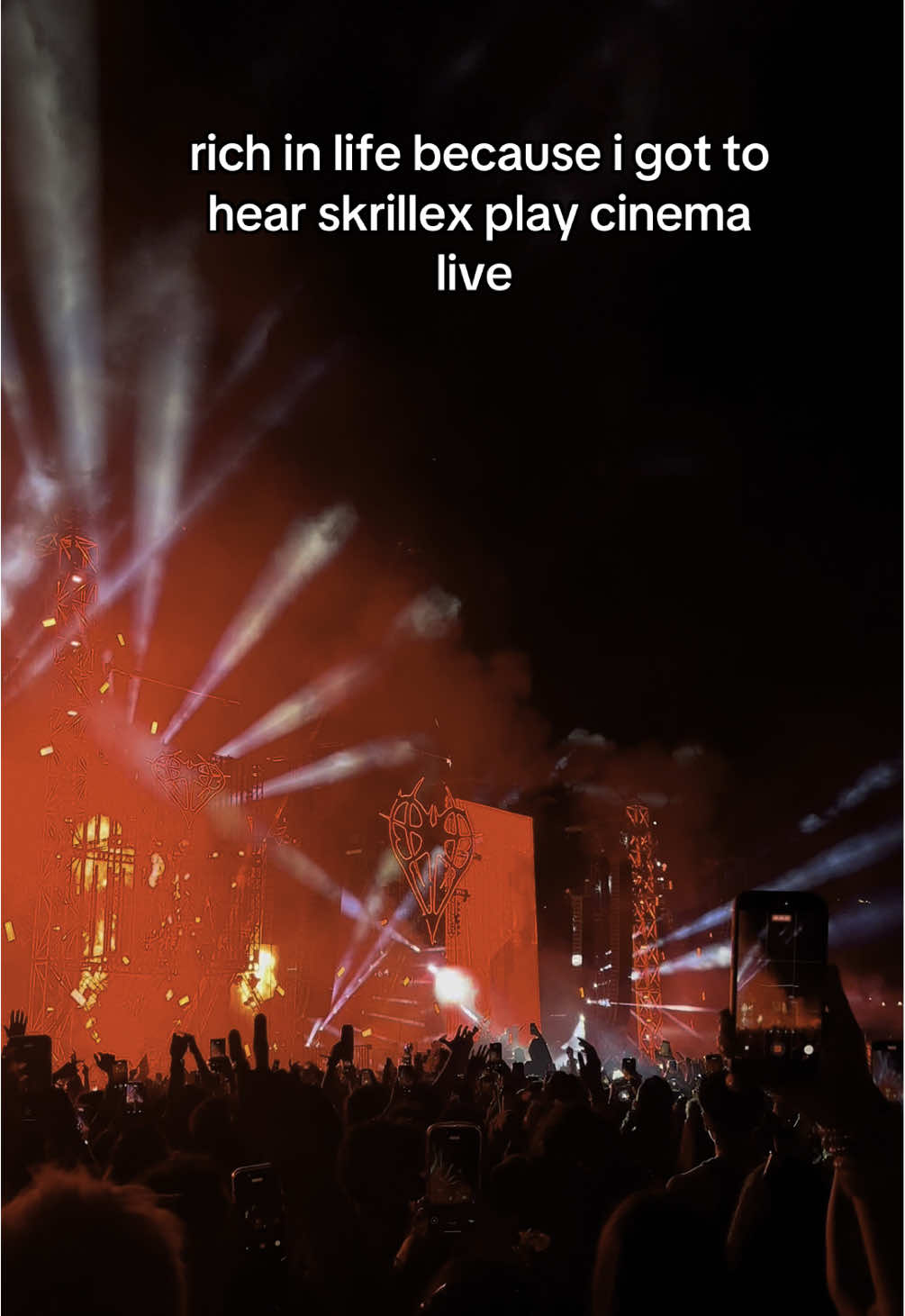 @skrillex indeed did DROP THE BASS all night ❤️‍🔥 #skrillex #ravetok #edmtiktok #fyp #nitehearts #knock2 #isoxo 