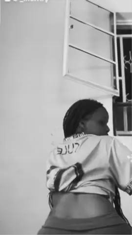 😝@Nikita Kering’   #fypシ゚ #fyp #tiktokdance #whineyourwaist 