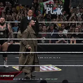 Adamın yardıma ihtiyacı var toplanın. #romanreigns #sethrollins #deanambrose #shield 