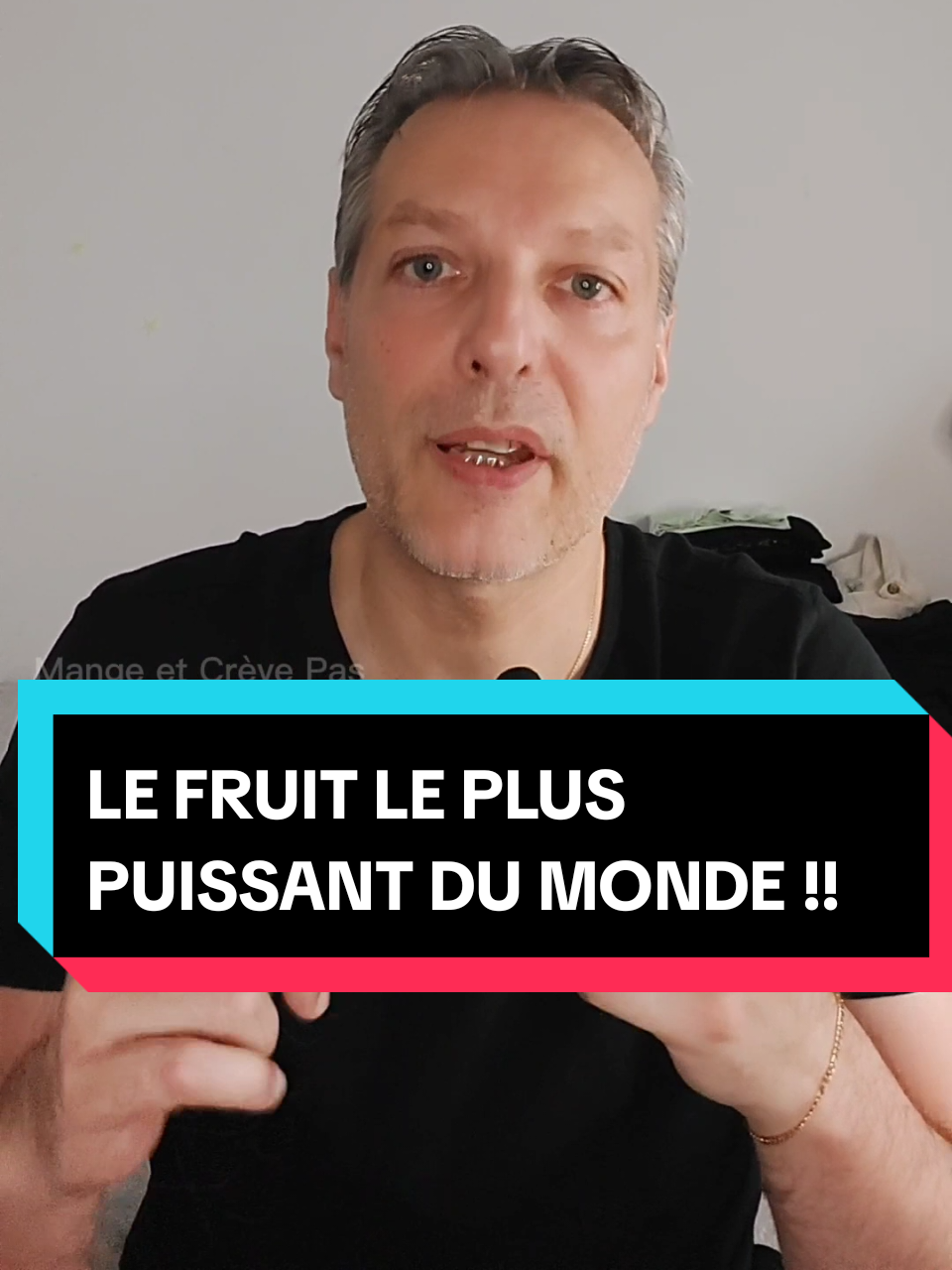 Le fruit le plus puissant au monde pour ton immunité 🍈 Score nutritionnel exceptionnel : 96/100 !  Et pourtant, presque personne ne le mange en France... Il bat le kiwi, la myrtille et même la grenade 🥝🫐  Riche en flavonoïdes, caroténoïdes et acétogénines, il renforce ton système immunitaire comme aucun autre fruit. Un superaliment oublié, à la fois délicieux et métaboliquement unique. 👉 Sauvegarde cette vidéo pour te souvenir du nom quand tu le verras un jour. 🌿 #fruitexotique #superaliment #anticancer #immunité #superfruit 