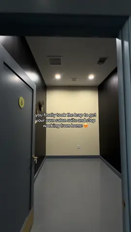 Don’t miss out this is the last one available and I’m giving you a special price 😏 Salon Suites located in Houston, TX near NRG stadium 🏟️  Text SUITE to 281-969-1694 ✨ #houstonsalonsuites #salonsuitehouston #salonsuiteowner #salonsuiteforrenthtx 