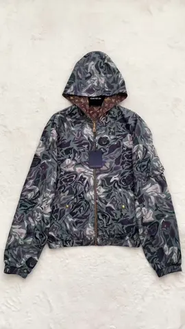 A winter jacket that can be worn on both sides❄️#winterfashion #jacket #mensfashion #downjacket #TikTokFashion 