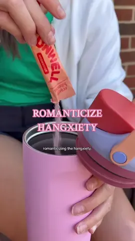 This is the life ✨ @unwell #unwell #unwelluniversity @Alexandra Cooper #unwellnetwork #collegelife #hangxiety 