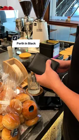 Pov : Perth in Black🖤 #fyp #rekomendasidompet #dompetwanita #dompetlipat #dompetkecil 