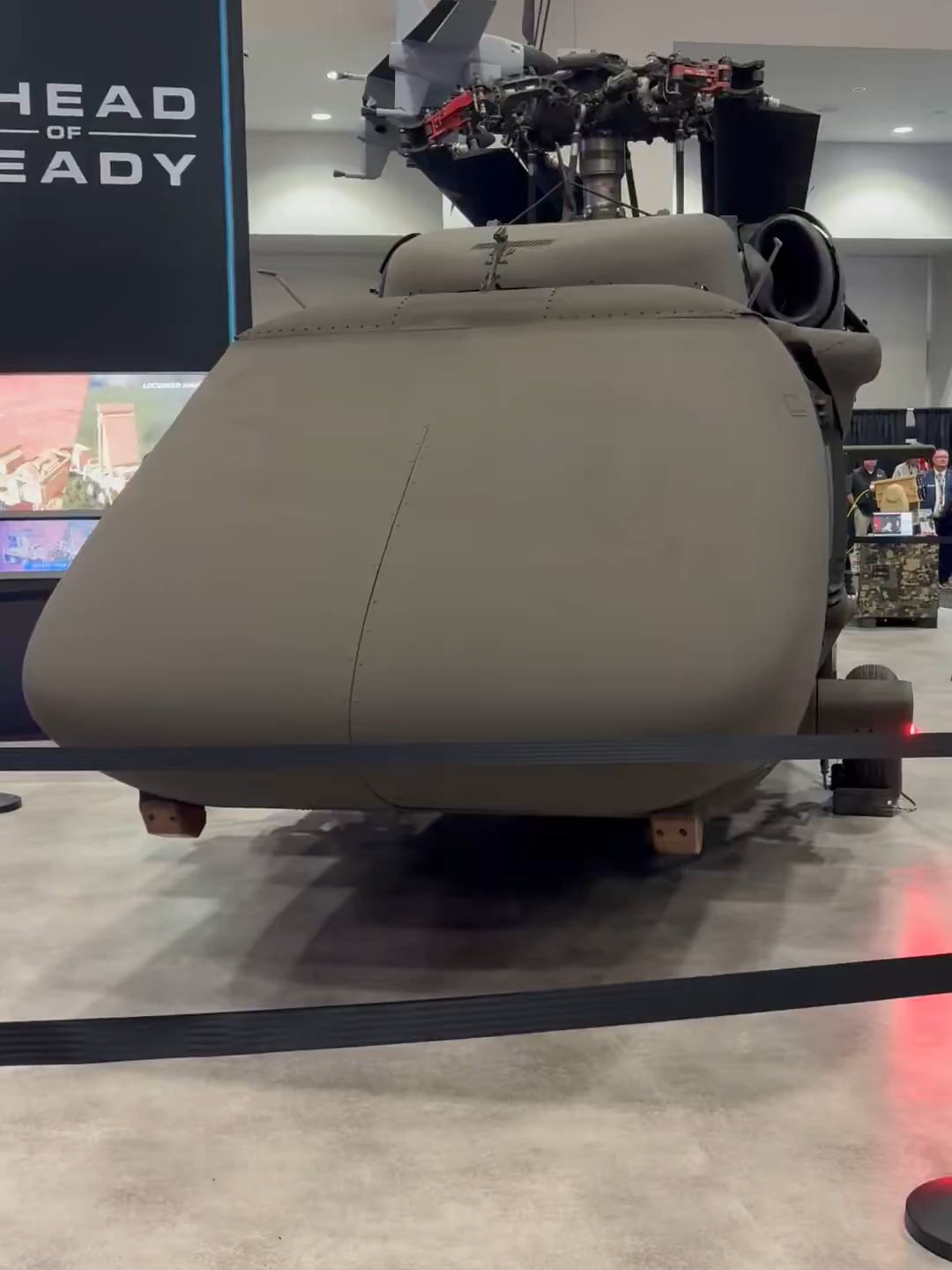 Video: Sikorsky unveils the U-Hawk — an unmanned version of the legendary Black Hawk at AUSA 2025 Sikorsky, a division of Lockheed Martin, unveiled the S-70UAS U-Hawk during AUSA 2025 in Washington — a fully unmanned version of the legendary UH-60 Black Hawk helicopter. The model was developed based on retired UH-60L units from the U.S. Army, combining a proven platform with modern automation and remote-control technologies. The main structural change in the U-Hawk is the removal of the crew cabin, replaced by a clamshell nose and retractable ramp to facilitate loading of large cargo. This new configuration increases internal space by 25% compared to crewed Black Hawk versions, making it more efficient for autonomous logistics and transport missions. The helicopter also features a revised fly-by-wire system and dedicated autonomous flight equipment, allowing operations without direct human intervention. According to Sikorsky, production and maintenance costs were significantly reduced thanks to vertical integration of components, including onboard computers costing tens of thousands of dollars, compared to hundreds of thousands for crewed systems. With the U-Hawk, Lockheed Martin aims to deliver an economical, versatile solution compatible with existing fleets, making use of surplus UH-60Ls. The aircraft marks a new step in the evolution of autonomous cargo helicopters, with potential applications in military, humanitarian, and logistics missions in high-risk environments. Source and images: Lockheed Martin News | @LMNews.