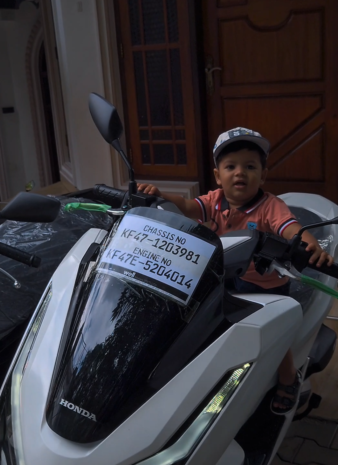 FOR INQUIRIES CONTACT US ON :- 0771475797 - Well Motors Akurana  HONDA PCX 125/160 2025 OZero Mileage BrandNew MAKE: HONDA ORIGIN: JAPAN YEAR OF MANUFACTURE: 2025 YEAR OF REGISTRATION: UNREGISTER FUEL CAPACITY: 8.1 Liters (55-63 kmpl) CYLINDER CAPACITY: 125/160cc HSTC COLOUR: Gray, Black and White MILEAGE: OZero Mileage #creatorsearchinsights #PCX #bikelover #secretaccount #zihni Welcome Bike Lovers 
