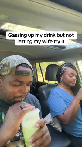 She really hurt fr lol 🤣 #fyp #shaexchris #couples #prank #funny 