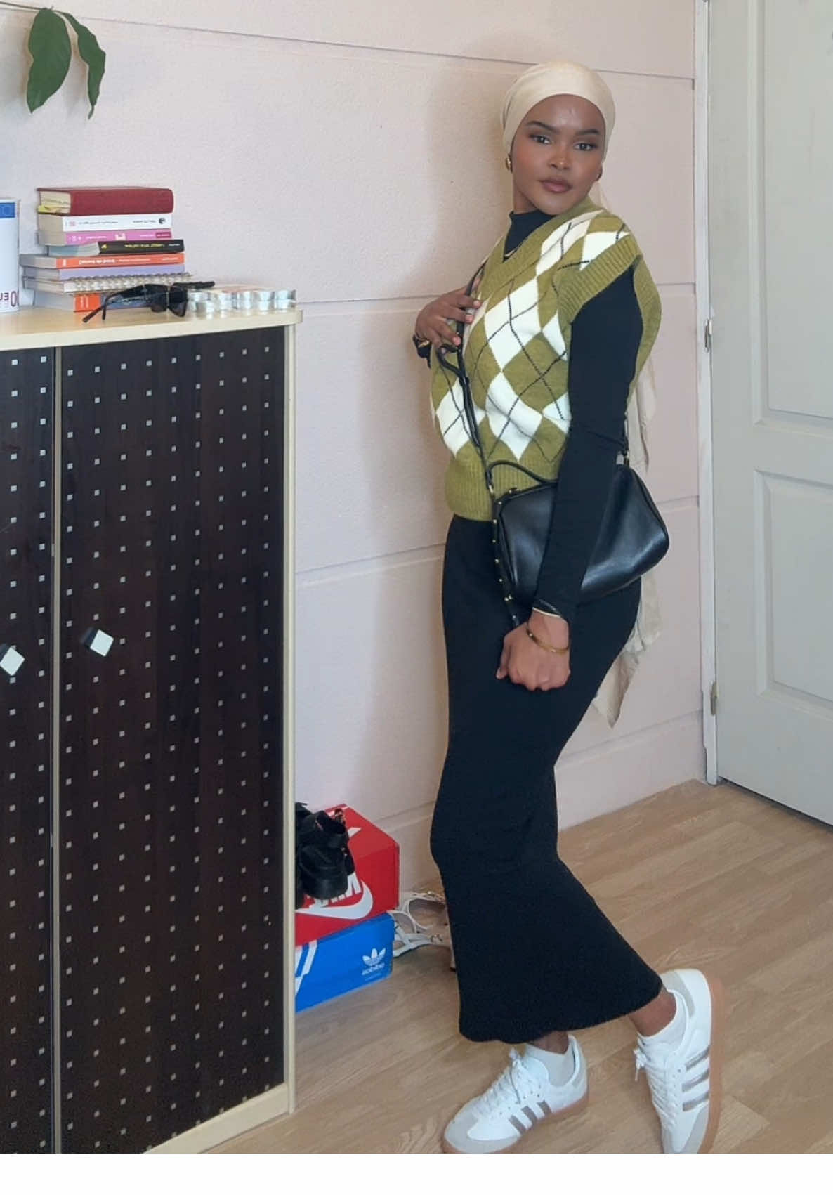 Pour venir en live | Tenue du 12/10  Robe @Pull&Bear hall @zara basket @Samba Adidas  #ootdinspo #cutedresses #blackgirltiktoks #summeroutfitinspo #amourdesoi    