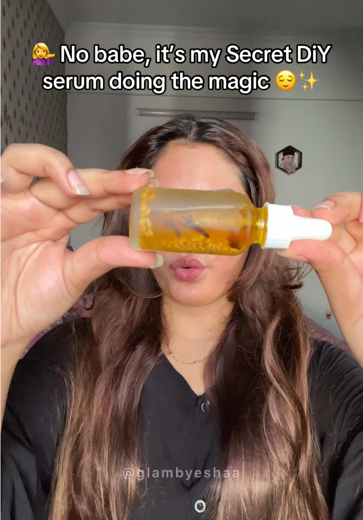 Make Your Own Diy Hair Growth Serum At home ✨ This serum has completely changed my hair game — it makes my hair stronger, healthier, shinier, and visibly longer with every use! 🌿💧 ✨ Benefits: • Boosts hair growth from roots • Reduces hair fall and breakage • Adds mirror-like shine & smoothness • Strengthens weak, dull strands • Deeply nourishes scalp and promotes thick growth • Makes hair look salon-fresh — naturally! 💅🏼💫 #foryou #fypシ゚ #explorepage #viral #unfreezemyaccount 