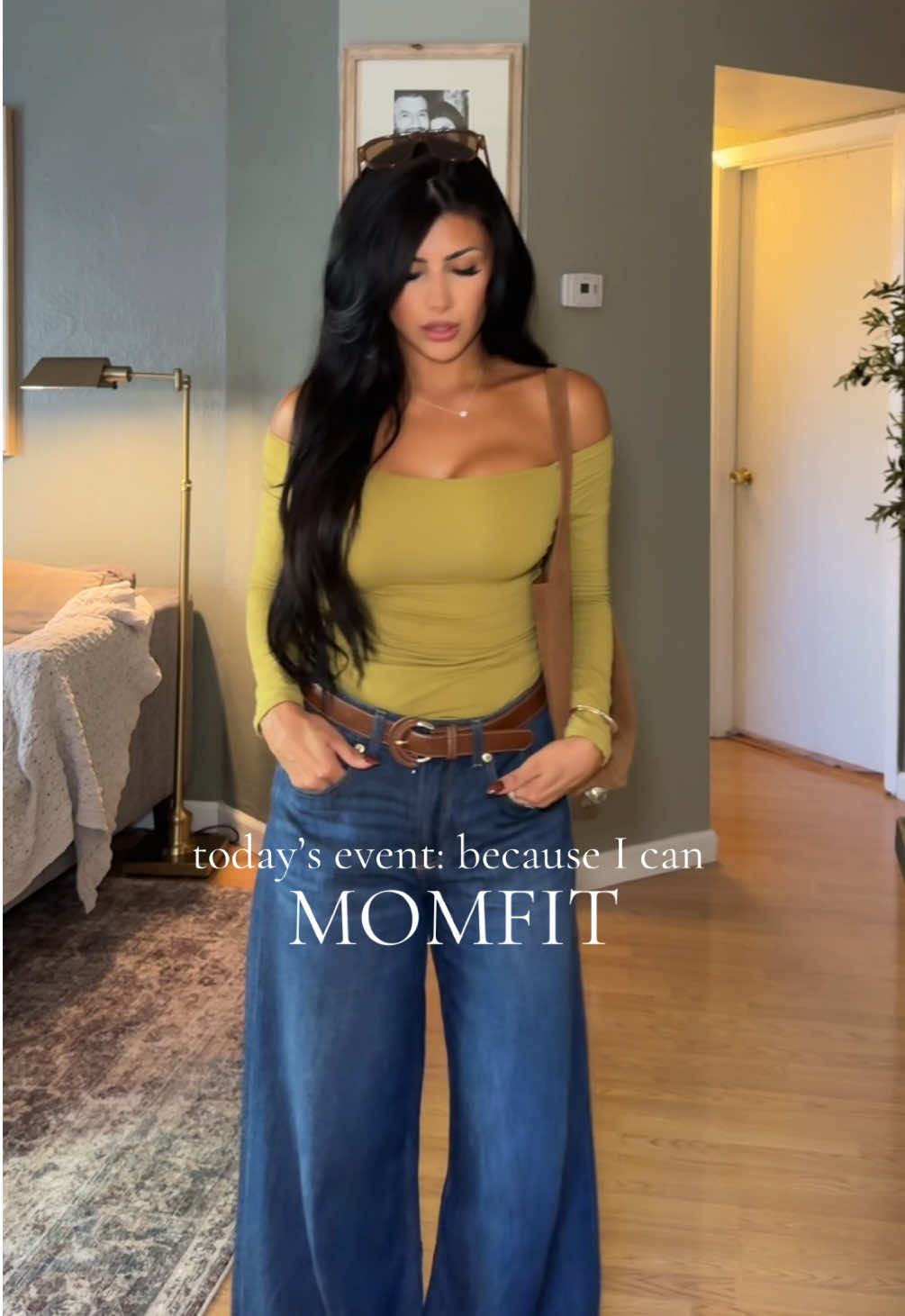 This fit is giving me 70’s/80’s vibes heheh #momfit #falloutfitinspo #hotmom 