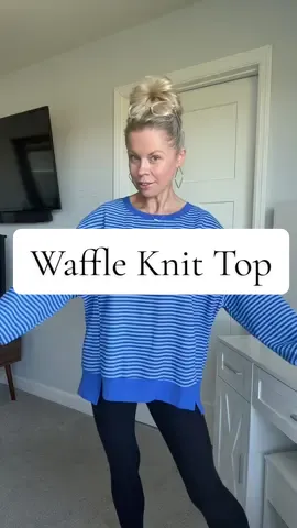 Perfect long sleeve top to pair with leggings.  #longsleevetop #casualmomstyle #fallfashion #comfycute #tiktokshopcreatorpicks 