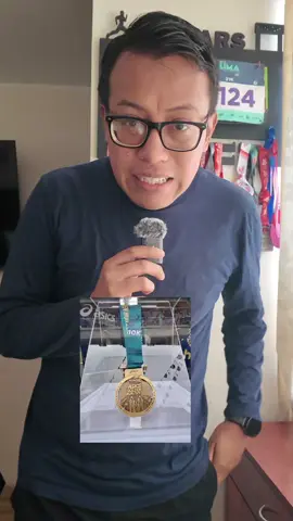 Medalla y polo del kit de Asics Golden Run #Running #asicsrunning #parati #asics 