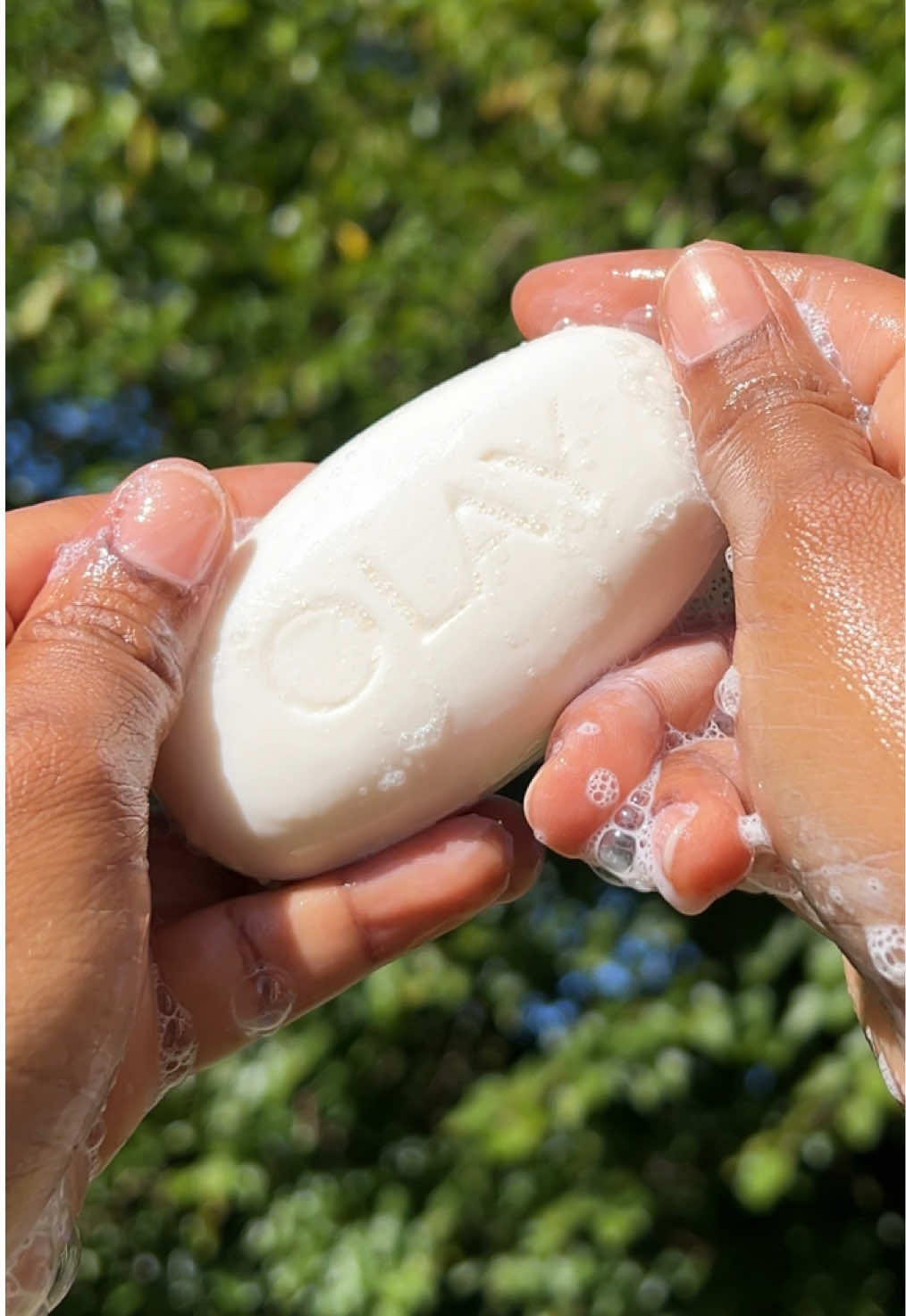 My shower just got an upgrade. Soft, hydrated skin straight out the shower 🫧 @Olay Skin Care @influenster  #complimentary #GiftedbyOlay #moistureoutlast #barsoap #showertok 