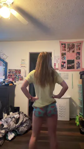 Lowkey a workout but I still got it🤏🏼✌🏼#cheer #cheerleading #retiredcheerleader #fypシ゚viral #fypシ 