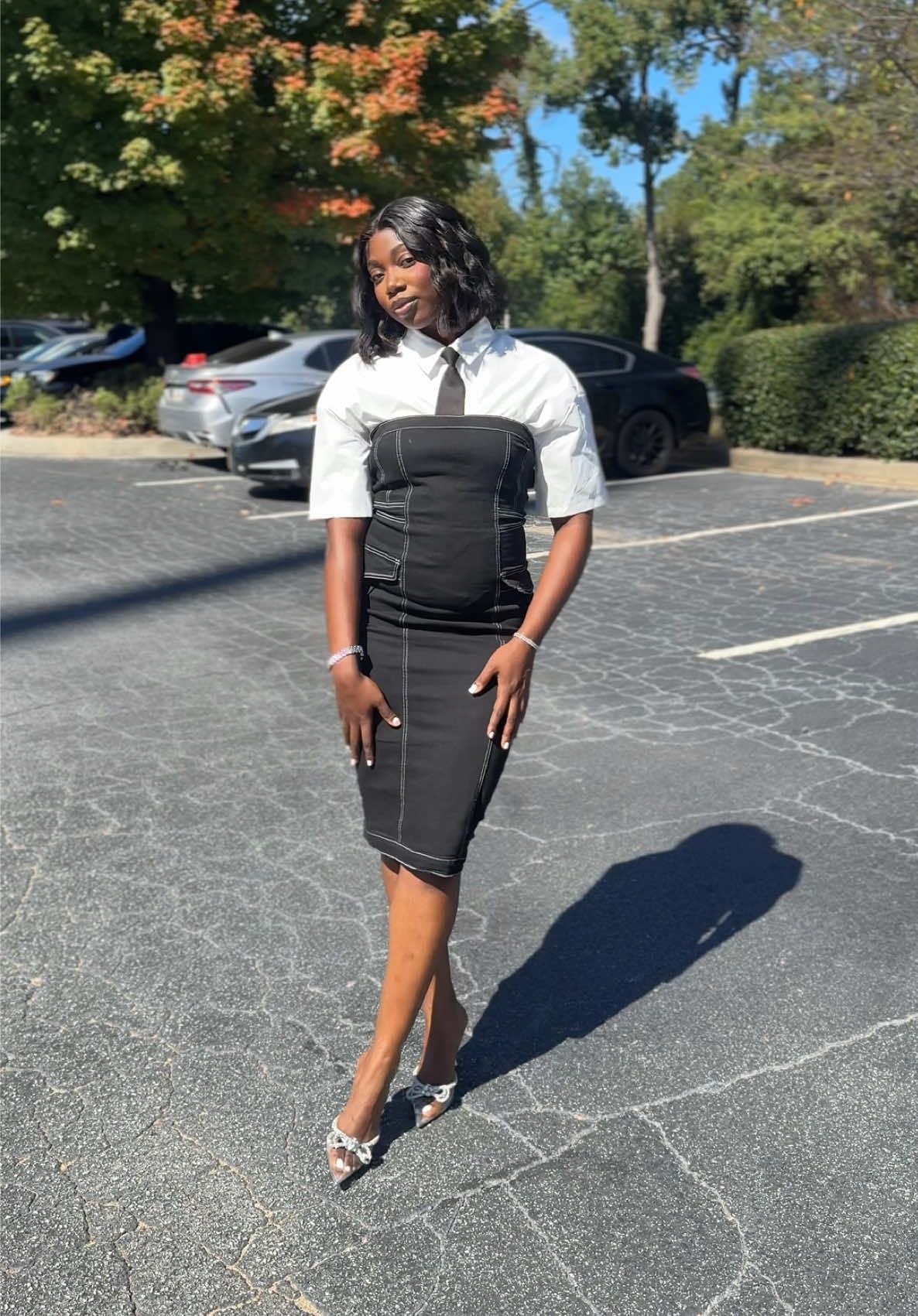 just a girl who loves Jesus and fashion 🤍 #fallfashion #buisnesswomen #modestfashion #outfitinspo #outfitdetails 