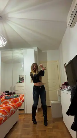 ALLA FINE SONO UN TREX AHAHAH #burlesque #io #heels #dance 