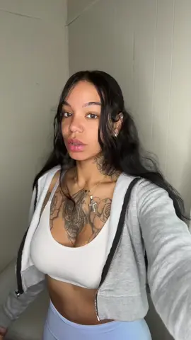 It’s the natural look for me, I absolutely love it ✨ #fyp #lipcombo #onthego #natural 