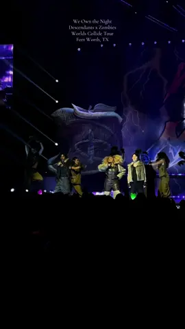 We own the night! #descendants #descendantszombiesworldscollidetour #worldscollide #disney #disneyconcerts @Joshua Colley @dararenee @Mk🇪🇹 