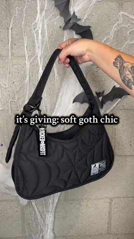 Just a few boxes left for our spiderweb puff collection! Grab yours on our livestream or TikTok shop before they’re sold out!! #fyp #tiktokshop #spiderweb #shoulderbag #totebag 