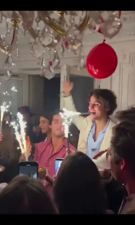 Savannah Hennessy, mannequin et comédienne, petite-fille de la princesse Barbara d'Orléans, la socialite Agustina Leonor Walker Castro et l'influenceuse Palmyre ont assisté ce week-end à la soirée d’anniversaire de Gregorio Niccolò Bersano, figure de la jeune jet-set italienne. #gregorioniccolobersano #savannahhennessy #agustinaeleonorwalkercastro #palmyre #birthday 