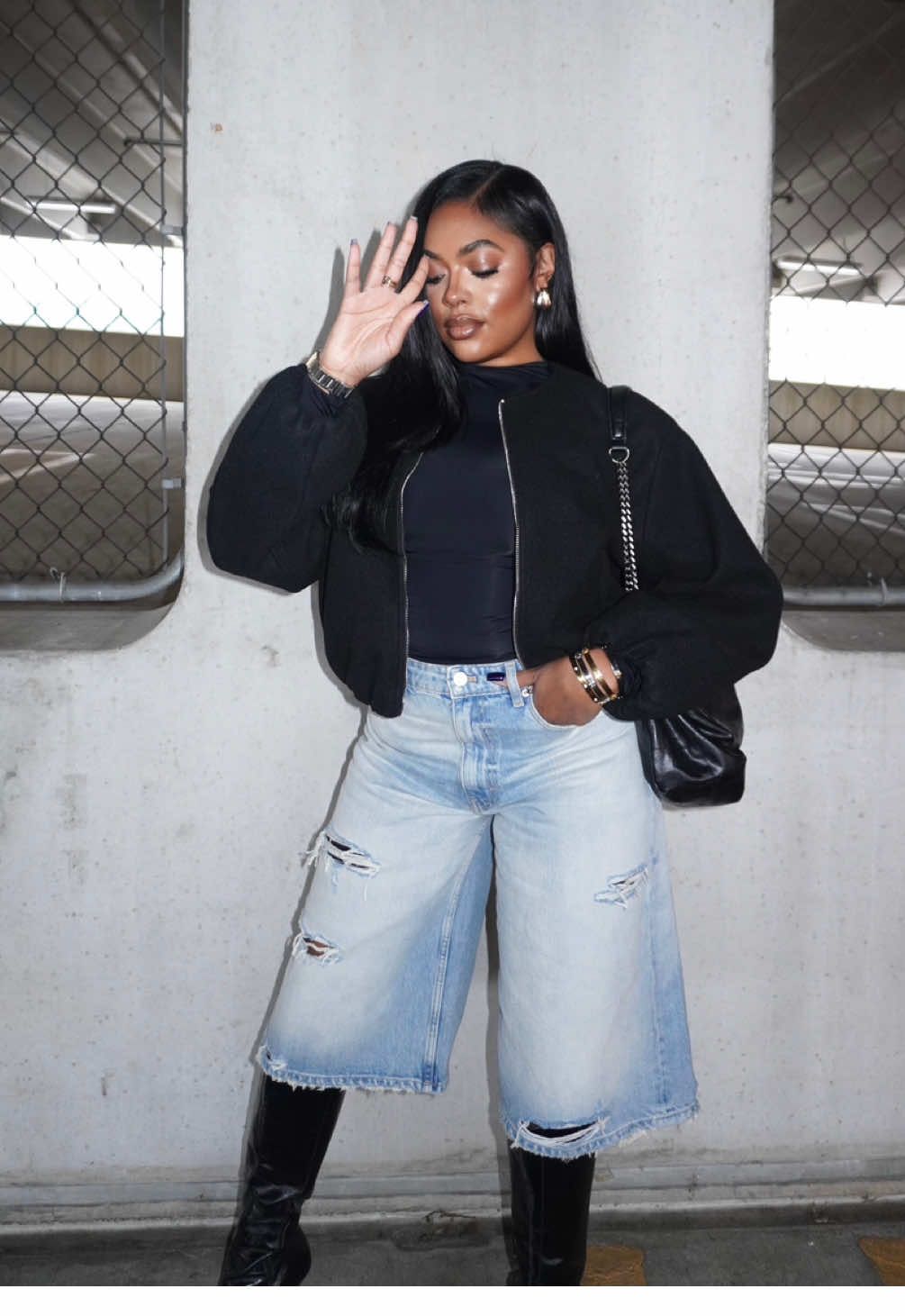 A little outfit of the day moment 🖤  #fyp #OOTD #fashioninspo #streetwear #outfit 