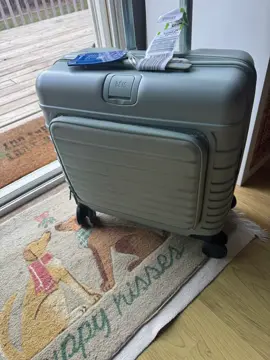 A lil trip to Europe. My little Beis suitcase made it through some rough streets in Europe and came back to the US in 1 piece. Portugal, Hungary, Belgium, and Germany. #beis #lisbon #brussels #munich #budapest 
