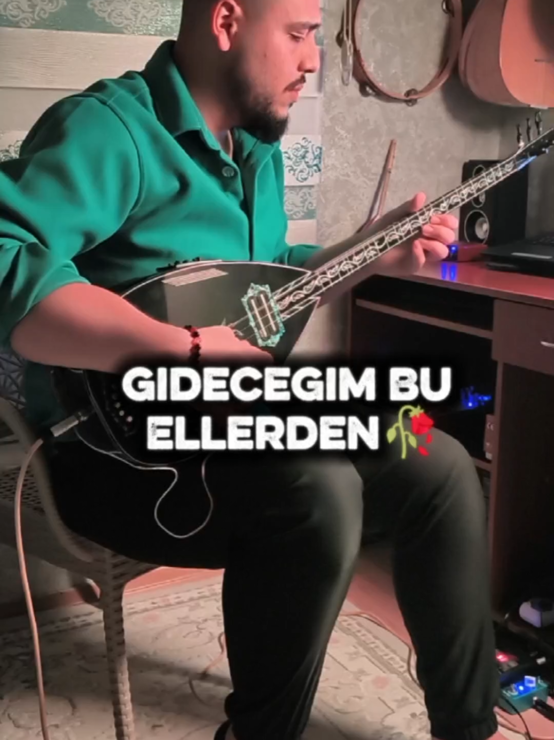 خليكم عالسمع 🖤🥀 . #عبدالرحمن_قصاب #عنتاب #gidecegimbuellerden #عفرين #ağlayansaz 