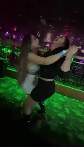 Just having fun sin caption #cuñadas#fun#baile#dallasescapade2001 