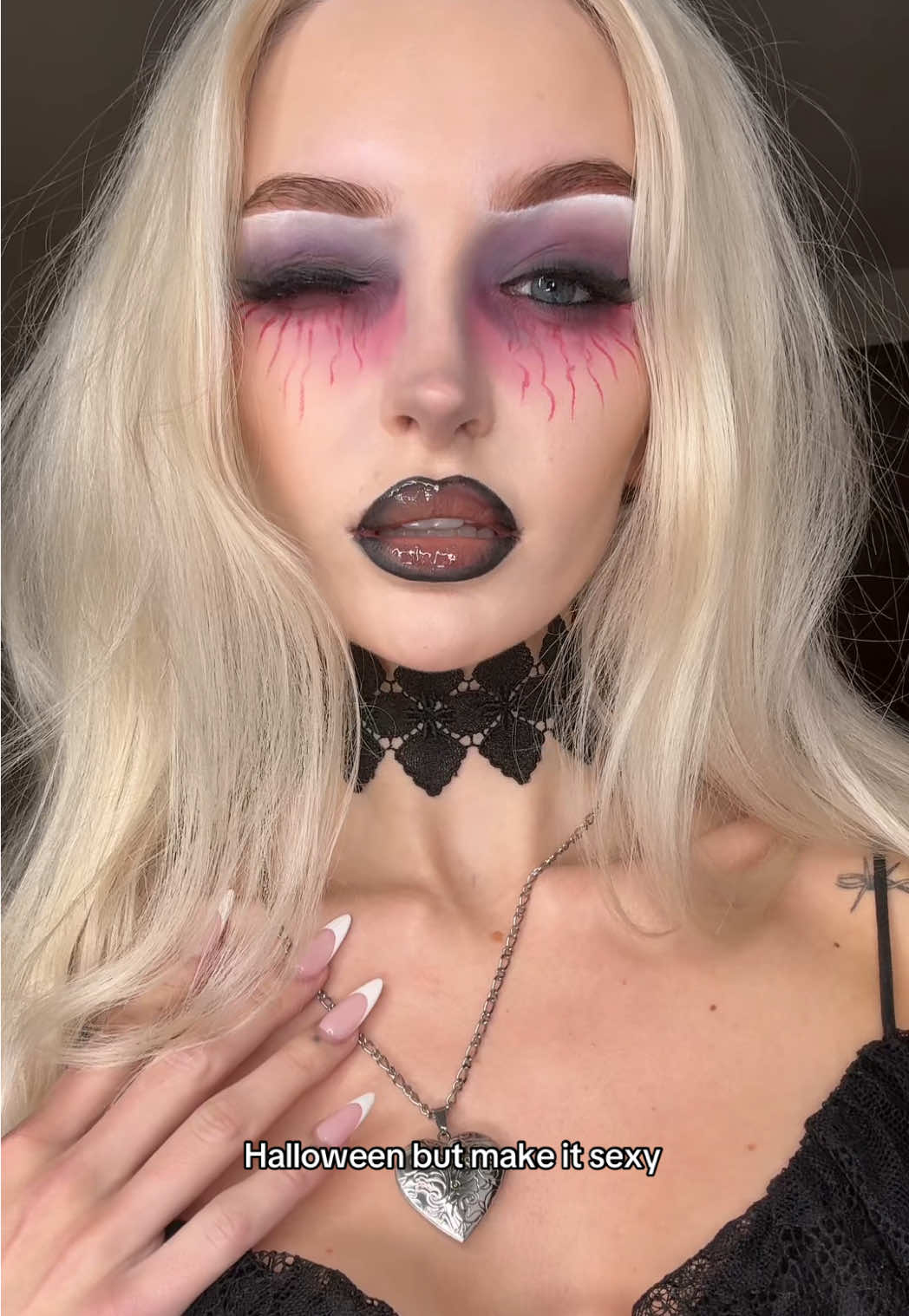 Vampire makeup 🧛🧛🧛 ps this audio made me miss the vampire diaries so much #vampiremakeup #halloween #halloweenmakeup 