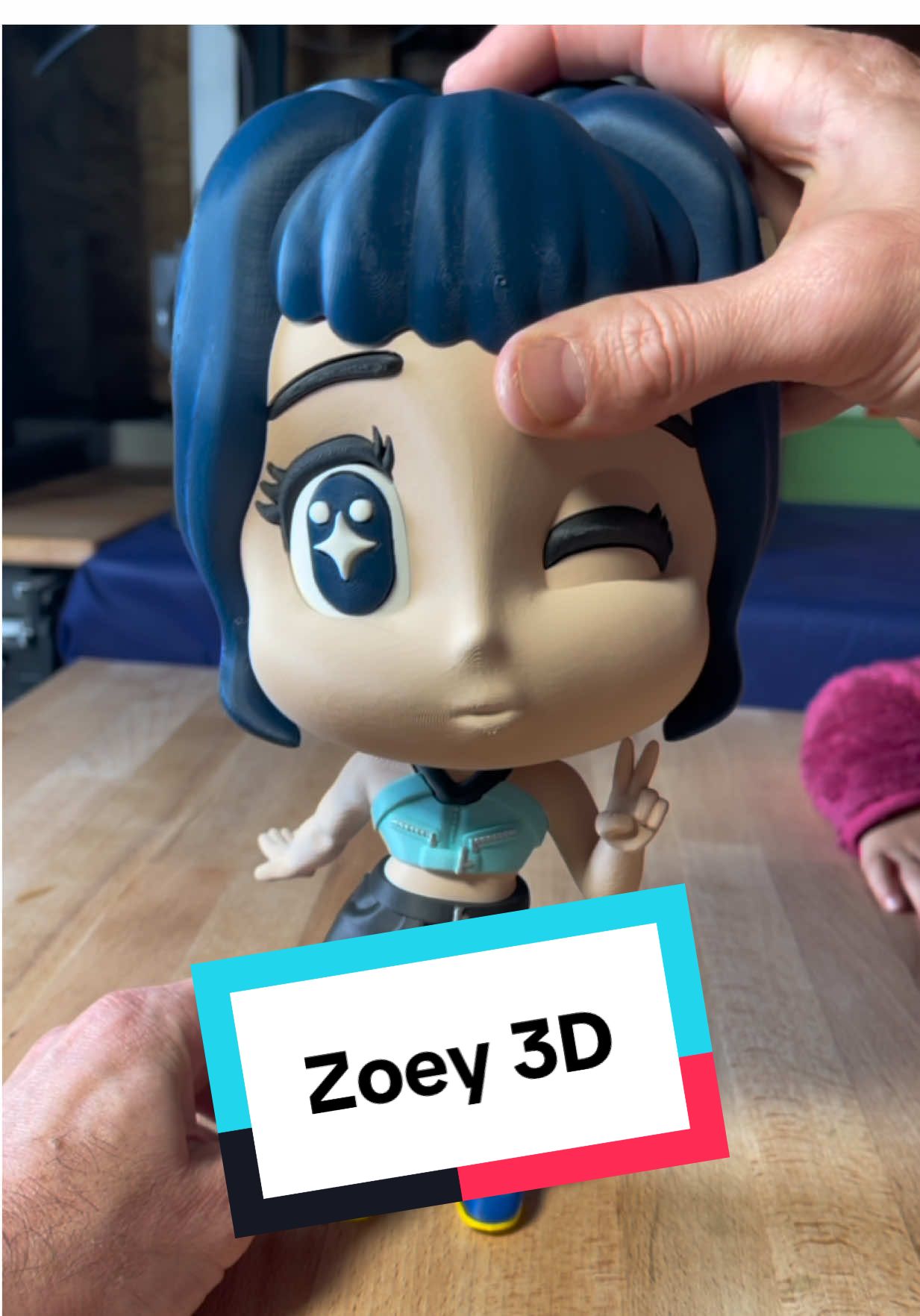 💙Zoey💙 La folie K-pop Démon Hunter a envahi ma maison 🤣 comme nous tous je pense 🤭🤪! Printer : @Creality official l K2 combo Filament : @Polymaker 3D filaments https://cults3d.com/fr/modèle-3d/art/kpop-demon-hunters-chibi-huntrix by @Slam 3D  #kpopdemonhunters #netflix #3dprinting #maker 