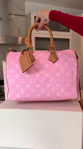 How Cute Is This Louis Vuitton Candy Pink Speedy P9 Bandoulière 30?! 💓🍭 #AdoreTheCouture #louisvuitton #louisvuittonspeedy30 #louisvuittonpink 