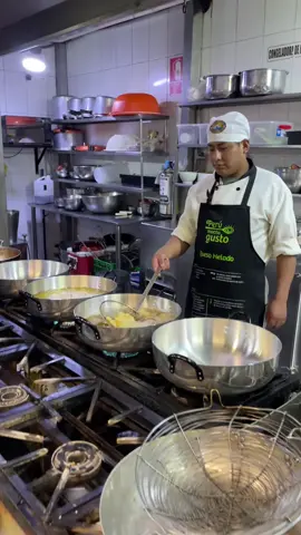 @Cevicheria Mareas Cevicheria Mareas ofrece no solo platos marinos, si no también muchos platos fusión de todo el Perú, recetas de su chef Richard Flores. Jr. Cajamarca 448, Puno  Delivery al 988+407=702