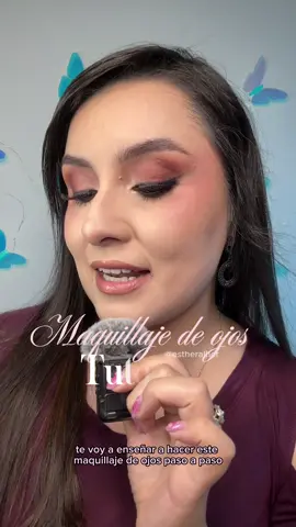 Este tono de ojos favorece mucho. Es maquillaje fácil que parece le invertiste mucho tiempo.  Yo usé la paleta de sombras de @Jeffree Star Cosmetics  #maquillajetutorial #maquillajedeojos #makeuptutorial #jeffreestar #smokeyeye 