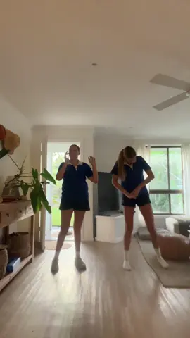 Lil dance on the first day 