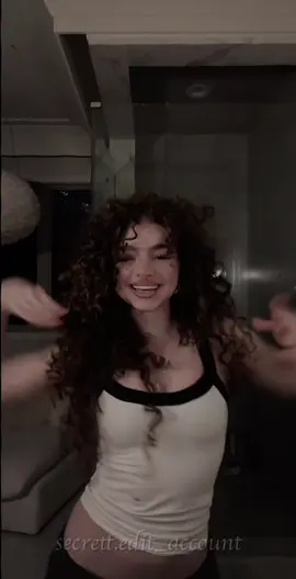 eliii edddiiiitttttt * first edit on this account #eliana  #demitra #sunday @elianakalogeras @Eliana Kalogeras #demi #virallll @demitrakalogeras @sundaykalogeras @patrishakalogeras @Noah Risling || eli  eliana  mia demitra  kailea  sunday pat patrisha johnny john edit