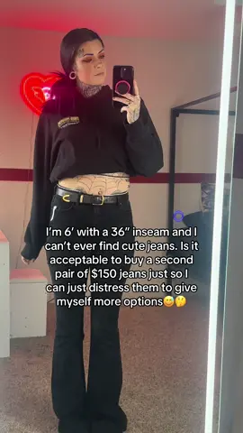 Still waiting on more brands to be tall girl size inclusive 🤞🏻 #spiderlegs #tallgirl #problems #trending #relatable 