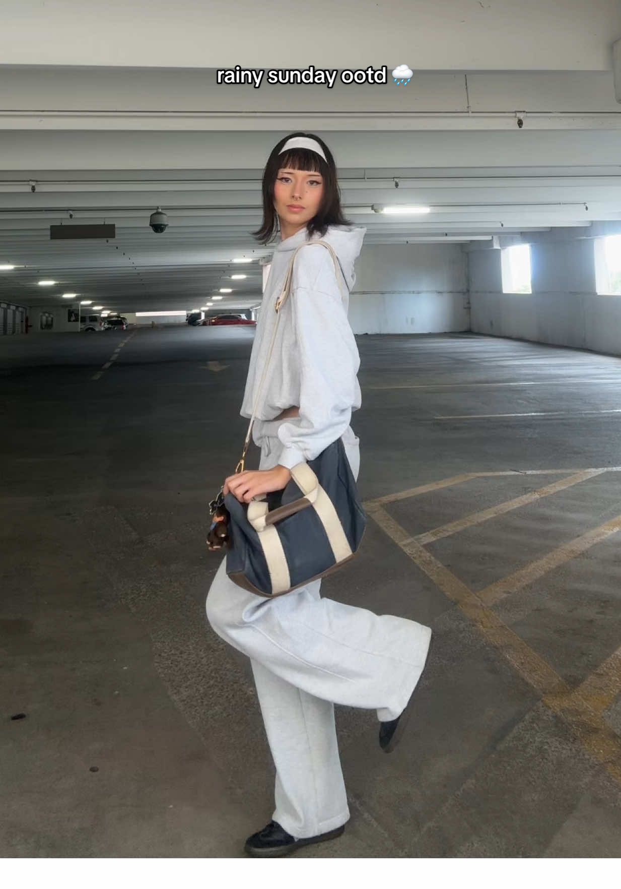 i went home sick 😭😭 sweatset and headband from @Garage Clothing perfect for a rainy lazy sunday shift :)) #iweargarage #garagepartner #OOTD #sweatset #fitcheck 