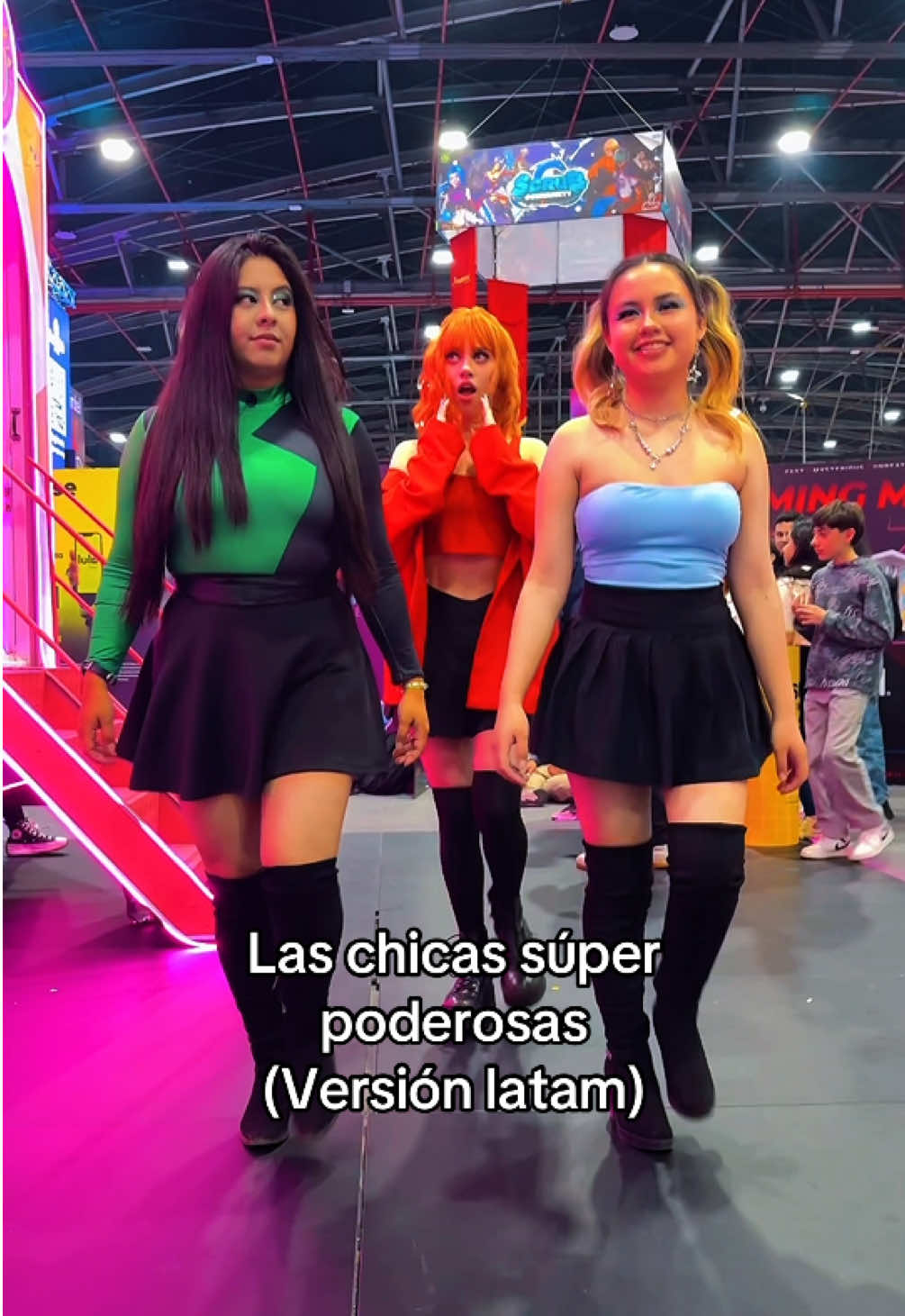 El trío salvaje 🤌🏻✨ . #cosplay #amigas #disfrazhalloween #chicassuperpoderosas @tatianajunca 🏎️ @karen 