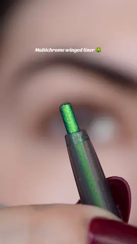 These @Kaleidos Makeup multichrome eyeliners are magic and you won’t convince me otherwise!! #kaleidos #multichromeeyeshadow #eyelinertutorial #wingedeyeliner #eyemakeuptutorial 
