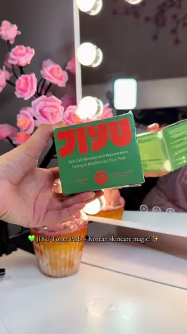 ✨ Obsessed with these JIYU Face Pads!  ✨ They tone, brighten, and make my skin feel brand new every time 💚  🌿 Infused with Snail Mucin + Niacinamide + Peptides #JIYU #KoreanSkincare #GlowingSkin #TonerPads #Niacinamide 