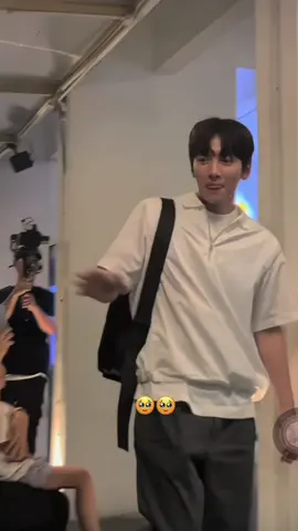 Welcome to Jogja Oppa Ji Chang Wook & Maxime Andre Selam Bottier di JNM blok😍😍💗✨# #jnmbloc #jichangwook #jichang #maximebouttier #jogjaistimewa 