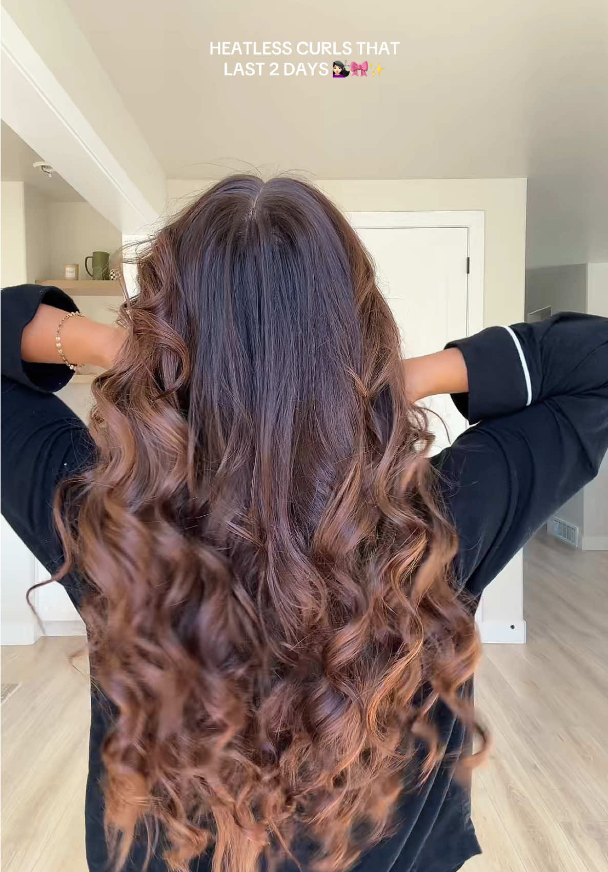 I loveeeeee heatless curls 💇🏻‍♀️🎀✨ lmk if you want me to post another tutorial!! #heatlesscurls #heatlesscurlsovernight #heatlesshairstyles #heatlesscurlstutorial 