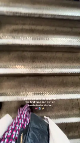 The most overwhelming first look of London 🤭 #travelling #BigBen #fu #fyp #fypage 