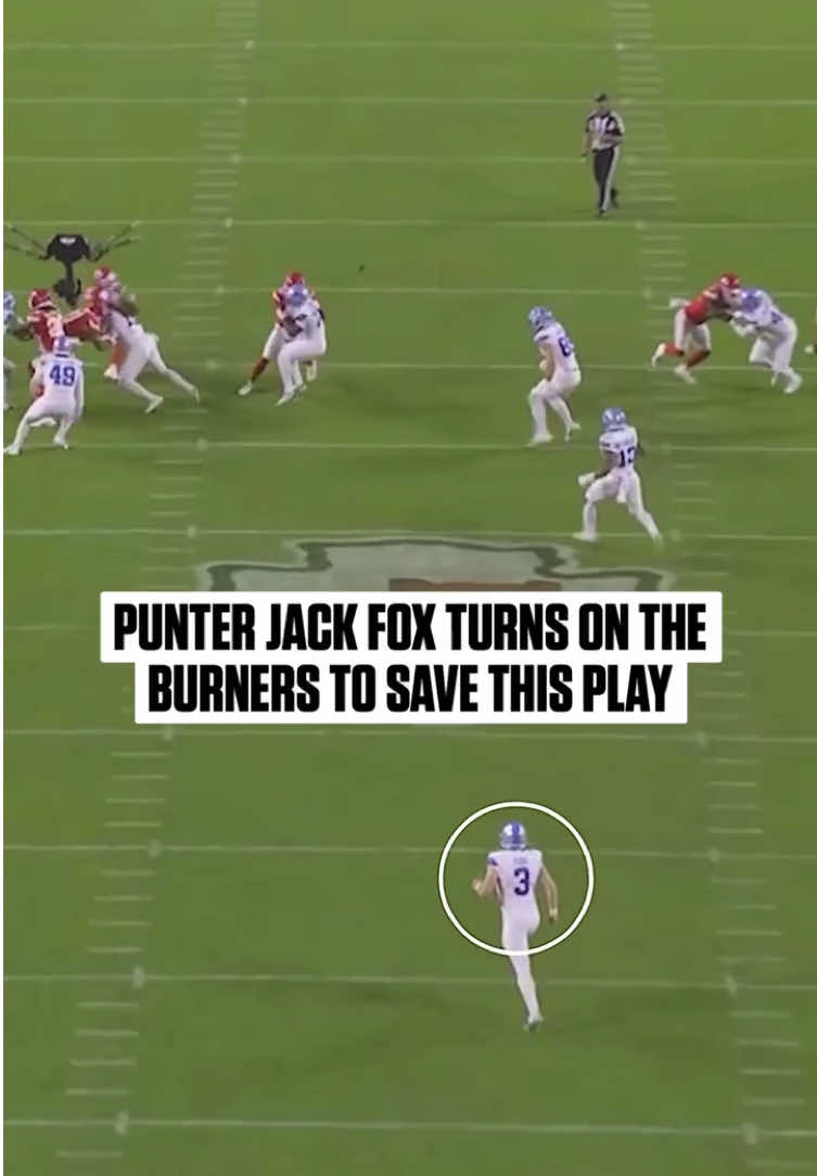 came flying in to disrupt the play 🔥 #jackfox #detroitlions #nfl @Detroit Lions 
