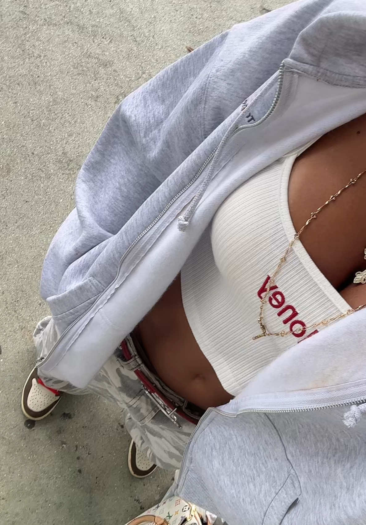 lost in miami #miami #solotravel #streetwear #supreme #baggy 