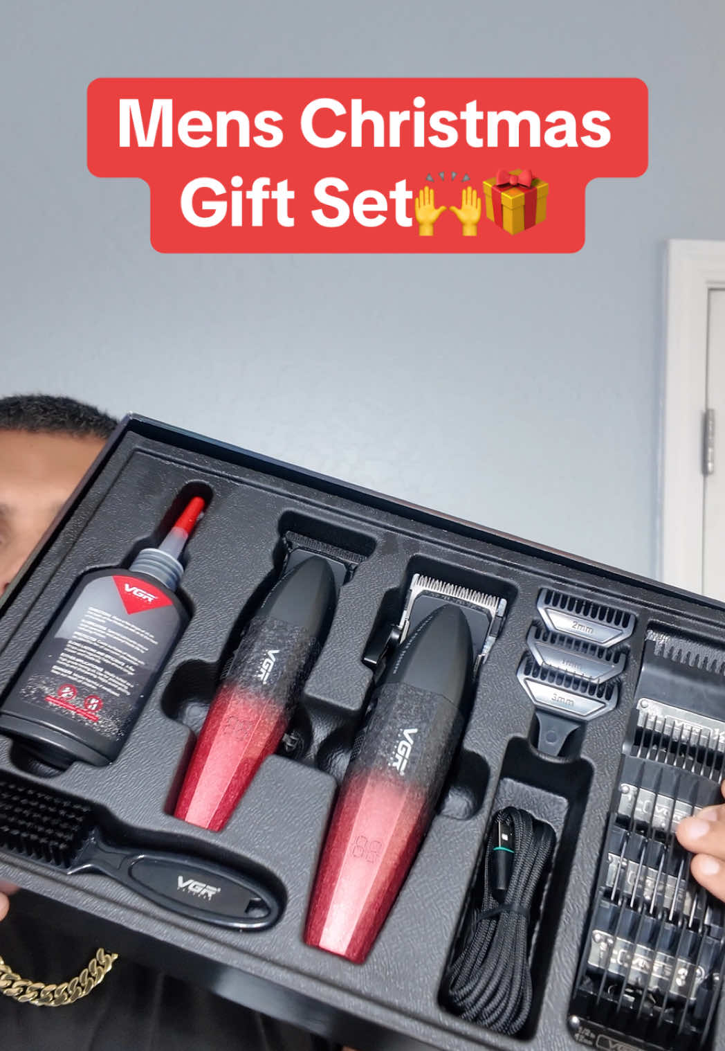Get your man something he’s actually gonna use this Christmas!!! #clippers #barber #haircut #giftforhim #christmasgiftideas 