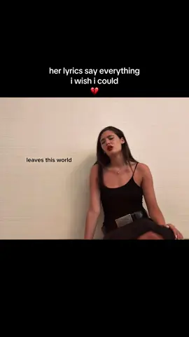 bringing her lyrics to therapy frrr 😭 @SIENNA SPIRO my fav song of urs yet queenie 🫶🖤 #siennaspiro #vocalist #lyrics #singersongwriter #sadsongss 