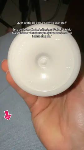O Colágeno em Cápsulas Bodyaction reúne peptídeos bioativos de colágeno VERISOL com ácido hialurônico, vitamina C, vitamina E, biotina, zinco, selênio e vitamina A — uma combinação completa para cuidar da pele de dentro para fora. Com alta tecnologia de absorção e praticidade no dia a dia, auxilia na firmeza da pele, hidratação, fortalecimento de unhas e fios, além de contribuir na prevenção dos sinais do envelhecimento. Inclua na sua rotina e experimente o cuidado que vai além da superfície. #colageno #bodyaction #verisol 